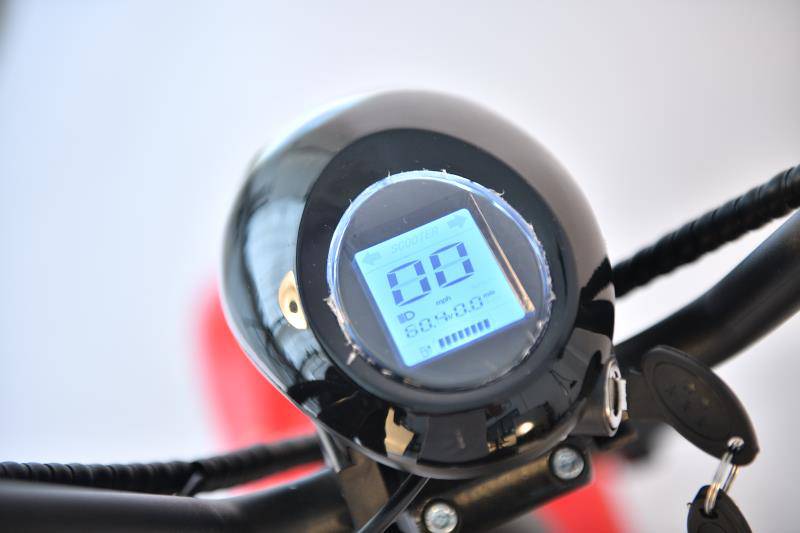 Soversky X7 Electric Golf Caddy designed for golfers and fairway golf courses with fat tires and 18+ hole battery range. Black or red. Free shipping at e-boarders.com