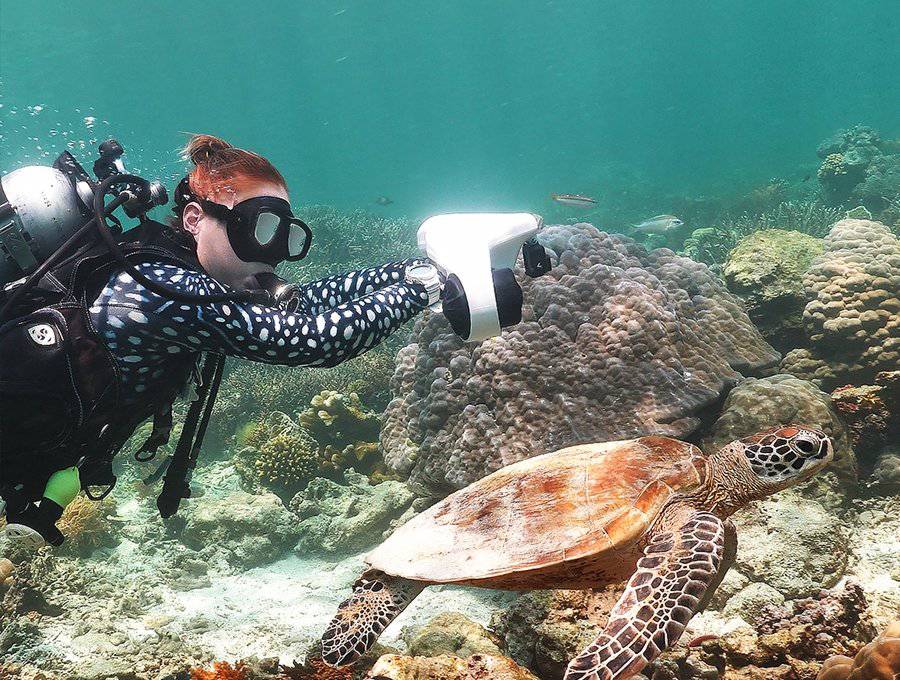 ASIWO MANTA Underwater Thruster Electric Swim-Assist Device with GoPro Mount. Color options white, green, blue, orange. Free shipping at e-boarders.com
