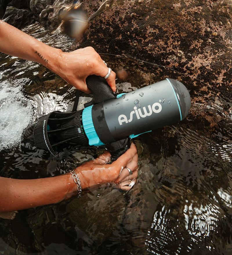 ASIWO U1 electric-assist fin for paddleboards and diving. Lightweight underwater swim-aid with wireless remote. Free shipping at e-boarders.com
