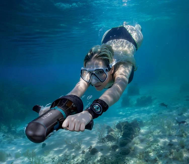 ASIWO U1 electric-assist fin for paddleboards and diving. Lightweight underwater swim-aid with wireless remote. Free shipping at e-boarders.com