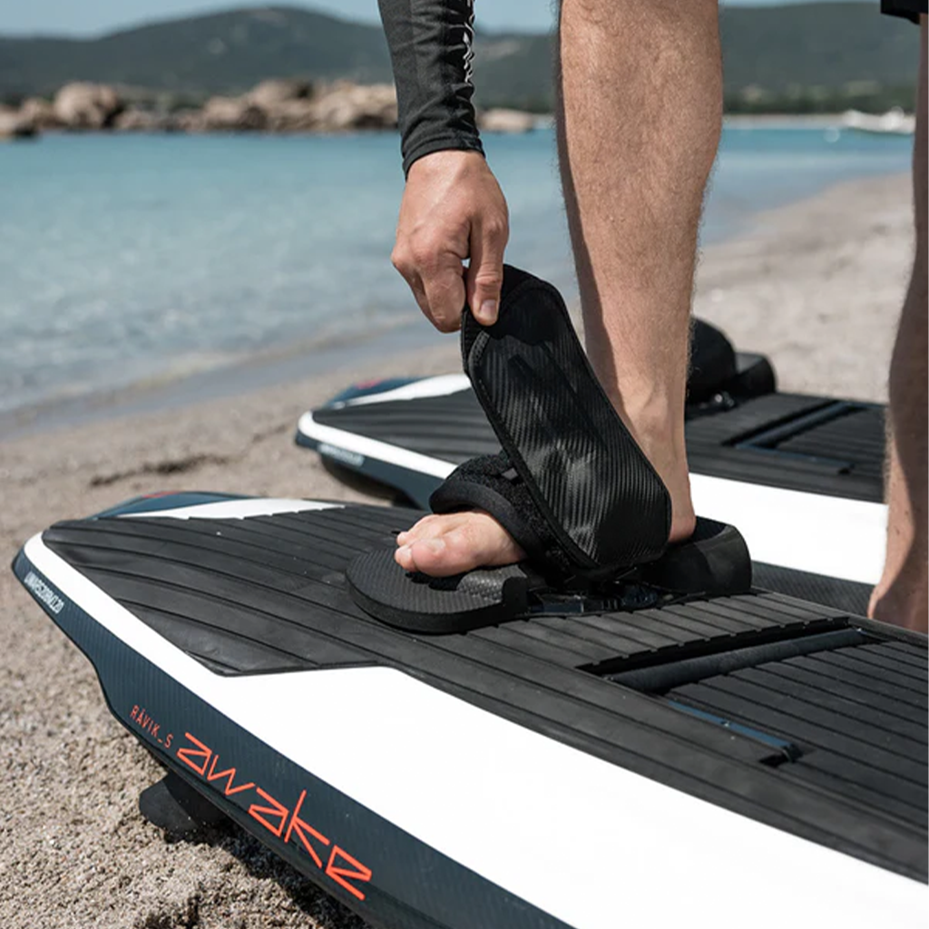 e-boarders-eboarders-awake-ravik-vinga-footstraps-foot-straps-wireless-hand-controller-remote-battery-charger-powerkey-jetboard-efoil-standard-range-extended-range-watersports-water-sports-electric-wakeboard-surfboard-ejetboard-efoil-ewakeboard-epaddleboard-eboard